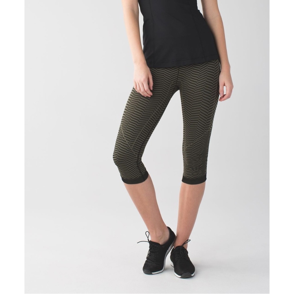 Lululemon In The Flow Crop II Leggings in Heathered Fatigue Green
